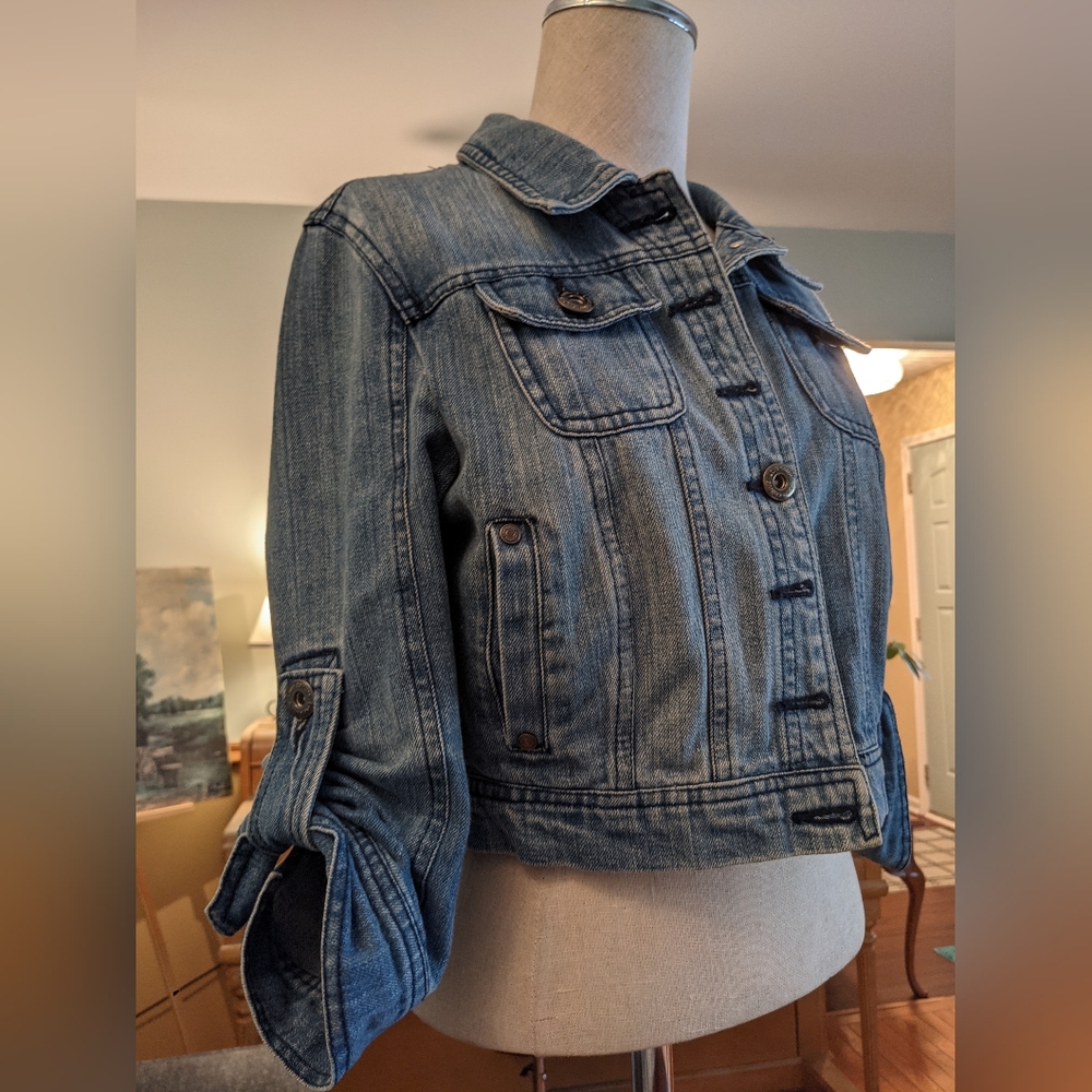 Cropped Jean jacket!! LOVECUTURE denim trendy cropped style Jean jacket - Picture 9 of 9